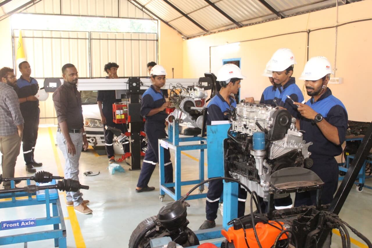Mechanic Motor Vehicle